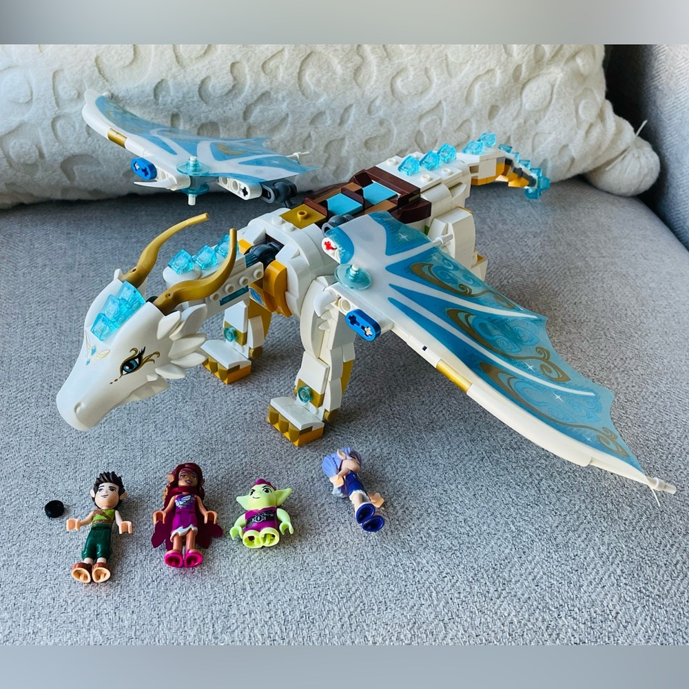 Legos Elves White Queens Dragon and Elves Minifigures